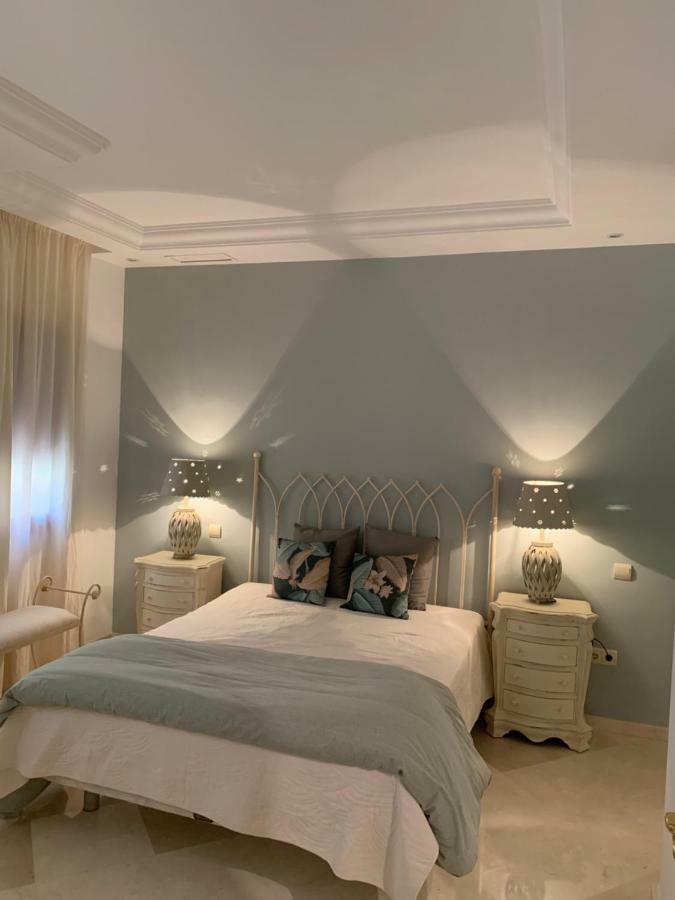 Beachside Apartment in Marbella Exterior foto
